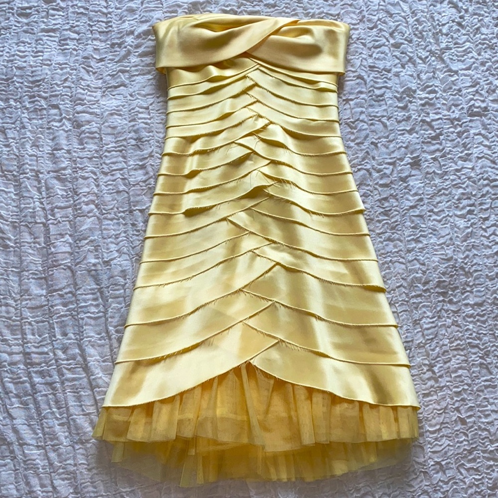 BCBG Max Azria Pastel Canary Buttercup Yellow Tiered Strapless Dress